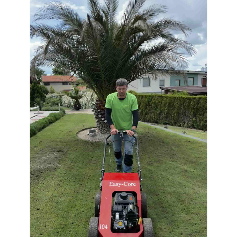 SLUŽBA - BALÍČEK REGENERACE TRÁVNÍKU